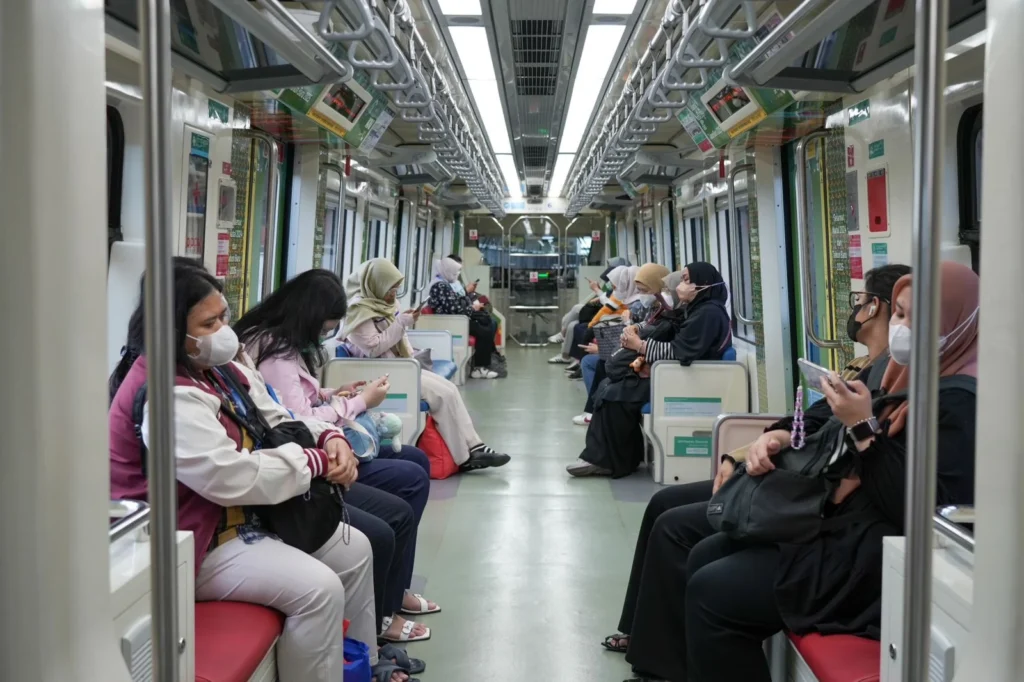 Mulai Hari Ini, Ada Kereta Khusus Wanita di LRT Jabodebek